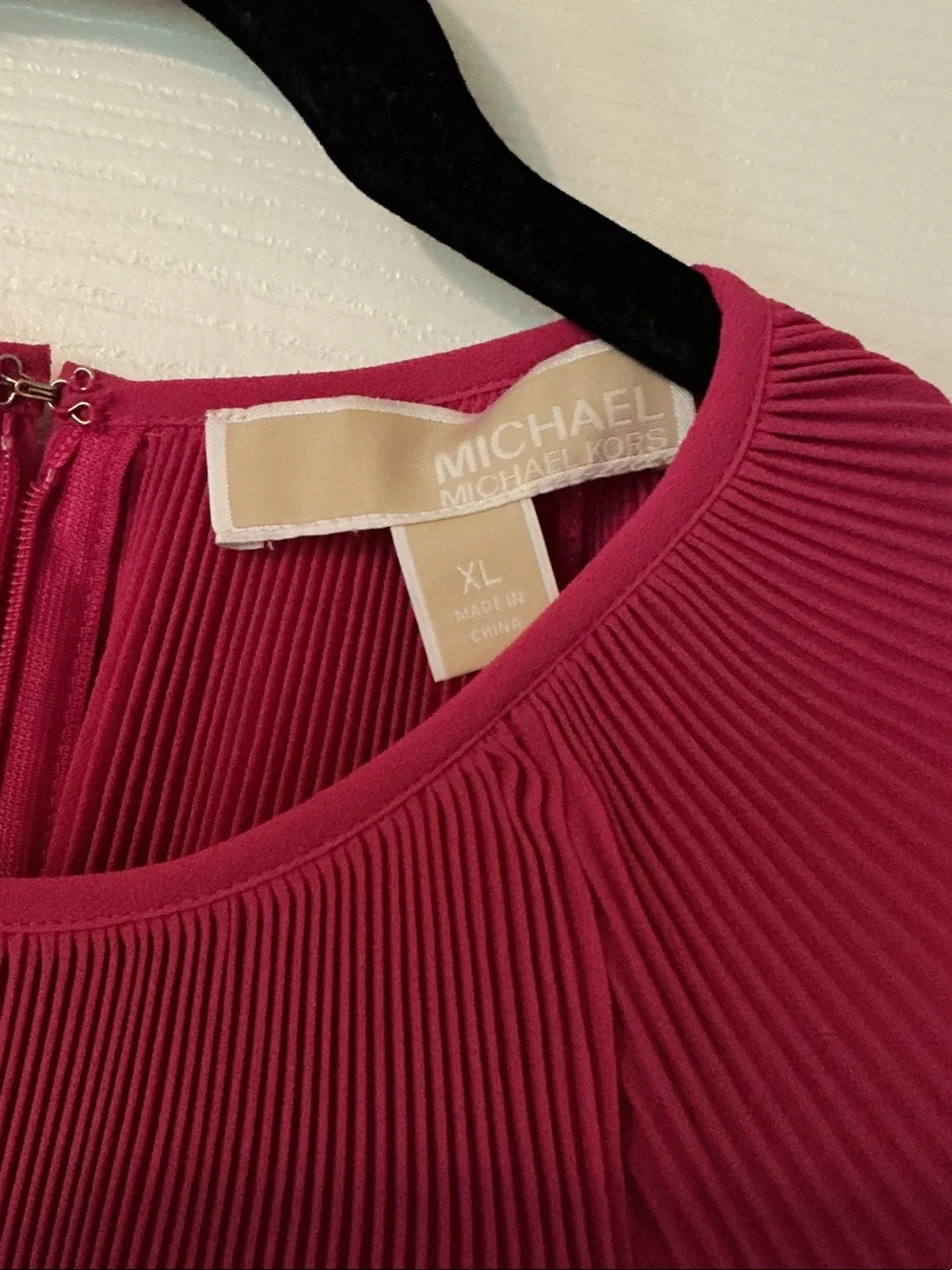 Michael Kors Sz XL Short Sleeve Pleated Tunic Fuchsia Pink Semi Sheer EUC